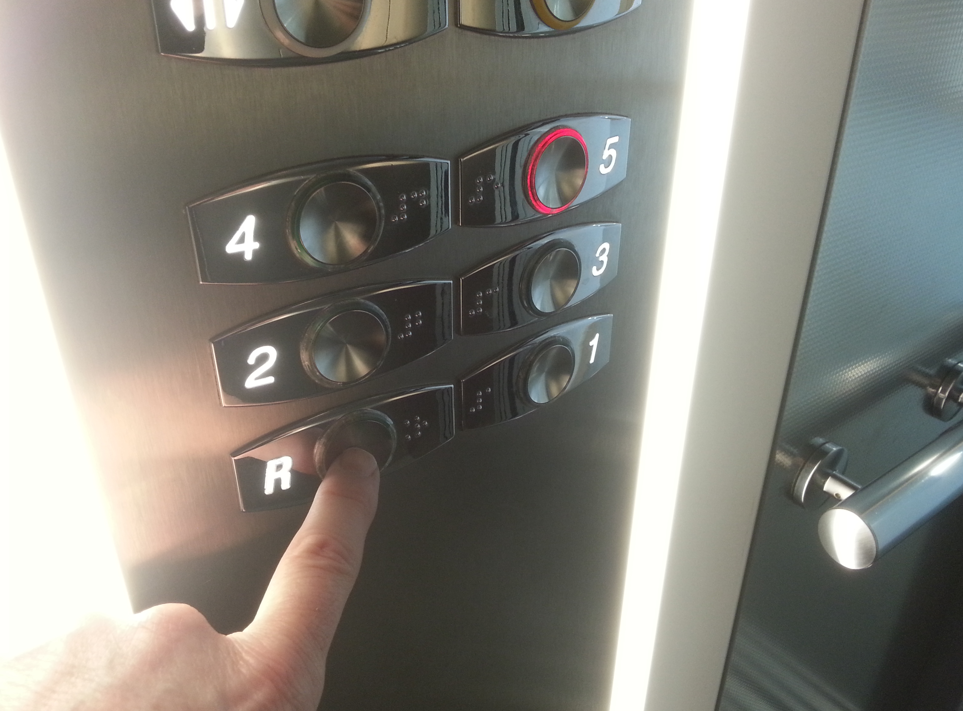 arch-os-random-lift-button